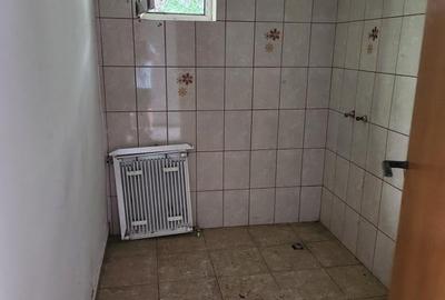 Casă cu 3 camere cu Canalizare în Militari - 2