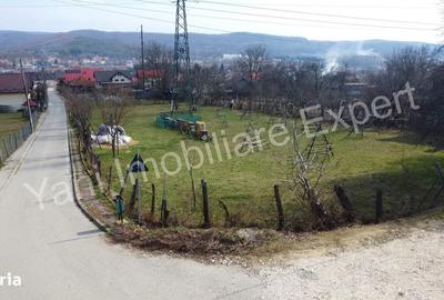 Teren de 1239 mp, în Central - 3