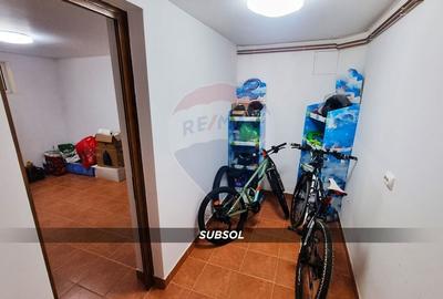 Casă cu 10 camere cu Teren 1400 Mp în Independenței - 42