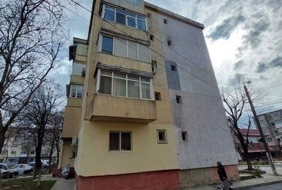 Apartament cu 3 camere decomandat în Central - 1