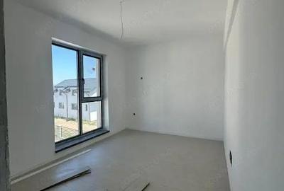 Casă cu 5 camere cu Teren 303 Mp în Central - 2