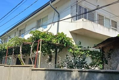 Casă cu 10 camere cu Teren 500 Mp în Năvodari - 4