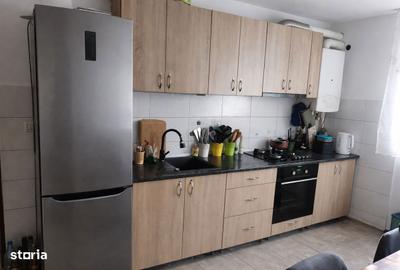 Apartament cu 3 camere semidecomandat în Fălticeni - 2