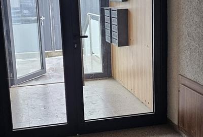 Apartament cu 3 camere semidecomandat în Pantelimon