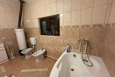 Casă cu 5 camere cu Teren 3200 Mp în Central - 3