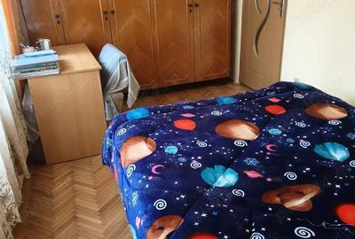 Apartament cu 2 camere semidecomandat în Simeria
