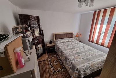 Casă cu 4 camere cu Teren 4448 Mp în Lăcusteni - 2