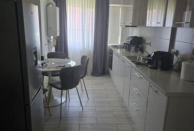 Apartament cu 2 camere decomandat în Rovine - 2