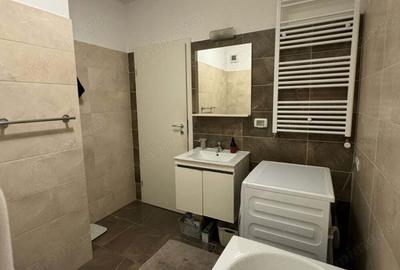 Apartament cu 3 camere semidecomandat în Complex Studențesc