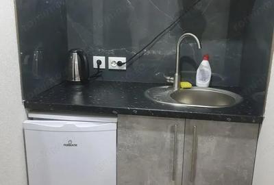 Garsonieră decomandată în Romană