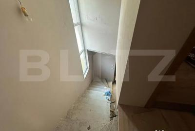 Casă cu 3 camere cu Teren 4075 Mp în Central - 4