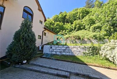 Apartament cu 4 camere semidecomandat în Drumul Poienii - 1