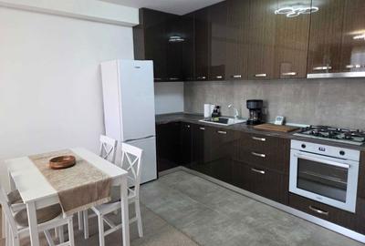 Apartament cu 2 camere semidecomandat în Tractorul - 7