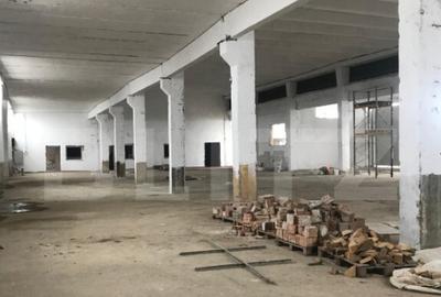 Spațiu comercial, de 1,250 mp, în Central - 14