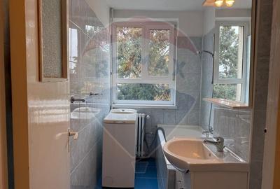 Apartament cu 2 camere de vanzare, strada Bucegi, zona Narcisa - 8