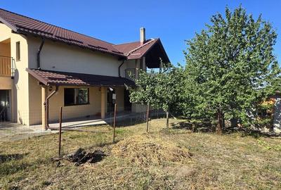 Casă cu 5 camere cu Teren 3552 Mp în Bălușeni - 3
