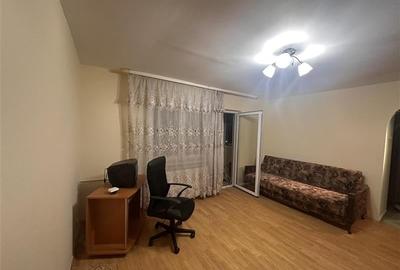 56mp, mobilat si utilat in bloc anvelopat lingă piata Doina - 3