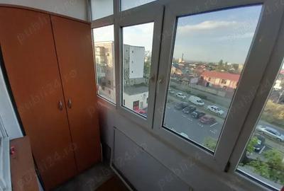 Inchiriez apartament trei camere micro 14 - 9