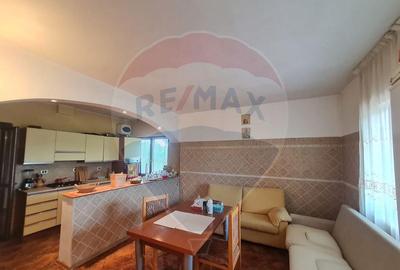 Casă cu 6 camere cu Teren 1649 Mp în Jorăști - 22