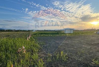 Teren intravilan de 668 mp, în Sânpetru - 1