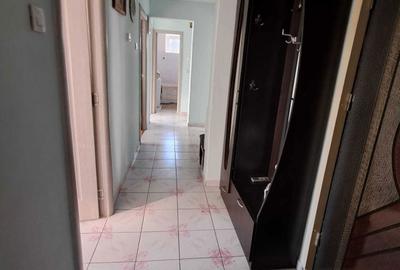 Apartament cu 4 camere decomandat în Central - 1