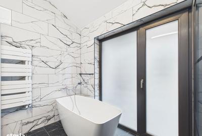 Casă cu 6 camere semidecomandat cu Teren 448 Mp în Central