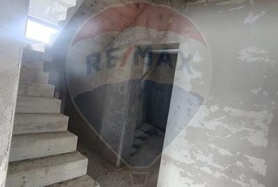 Casă cu 5 camere cu Teren 1210 Mp în Câmpineanca - 3