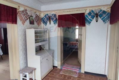 Casă cu 3 camere cu Teren 1361 Mp în Gârdani - 6