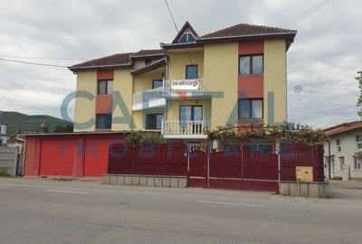 Casă individuală cu 7 camere în Ultracentral