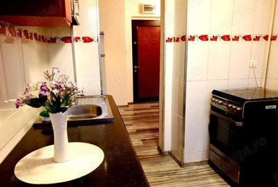 Vanzare apartament 2 camere zona PARFUMUL TEILOR Vanzare apartament 2 camere zona PARFUMUL TEILOR - 2