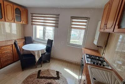 Apartament cu 3 camere semidecomandat în Micro 9 - 3