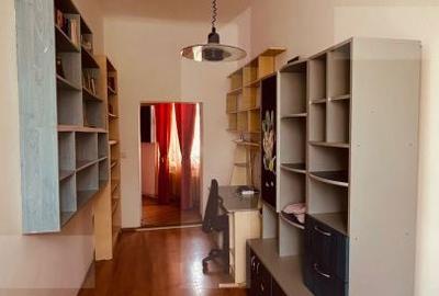Casă cu 7 camere cu Teren 277 Mp în Central - 4