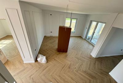 Casă cu 5 camere cu Teren 334 Mp în Central