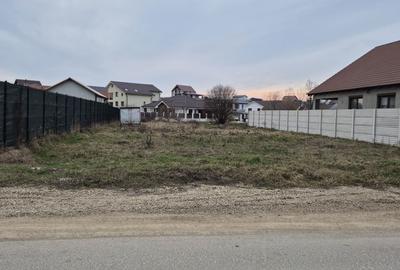 Teren de 682 mp, în Cihei