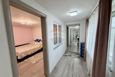 Casă / Vilă cu 4 camere de vânzare în zona Central - 16