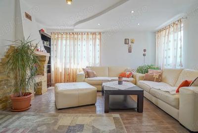 Casă cu 5 camere în Stupini