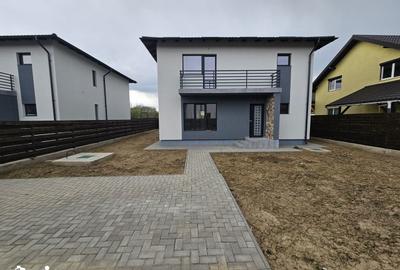 Casă cu 4 camere cu Teren 390 Mp în Ștefănești - 11