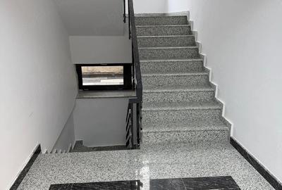 Apartament cu 3 camere decomandat în Central - 1