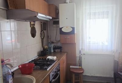 Ap 3 camere decomandate, zona centrala - statia Padurii - 13