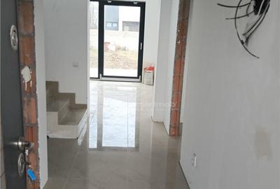 Casă cu 4 camere cu Teren 400 Mp în Buda - 2