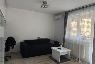 Apartament cu 2 camere decomandat, mobilat în Titan