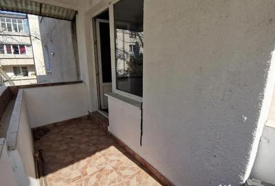 Apartament cu 2 camere decomandat în Tudor