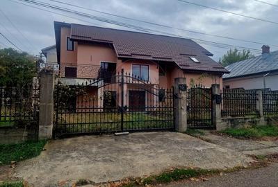 Casa  Zona Linistita - 53