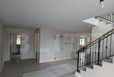 Casă cu 5 camere cu Teren 1590 Mp în Luna - 1