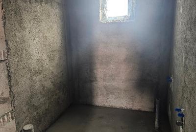 Vand casa pe Parter 106mi €  0724872115 - 3