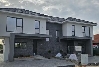 Casă cu 4 camere cu Teren 493 Mp în Săcălaz - 1