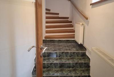 Casă individuală cu 6 camere cu Canalizare în Central - 12