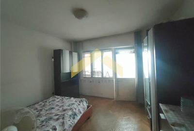 Apartament 3 camere de vanzare zona Intim - 3