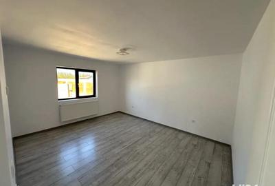 Casă cu 4 camere în Central - 4