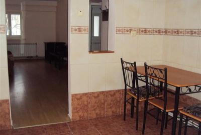 Inchiriez apartament 4 camere, et 2, semimobilat, zona Teatru - 2